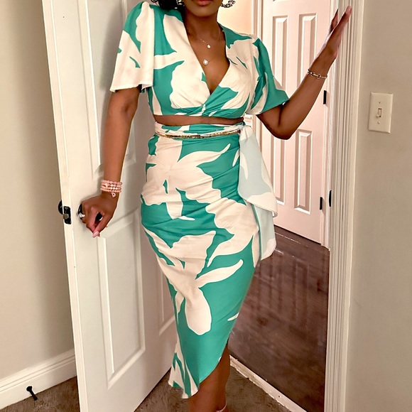 Two piece set - Picture 4 of 4